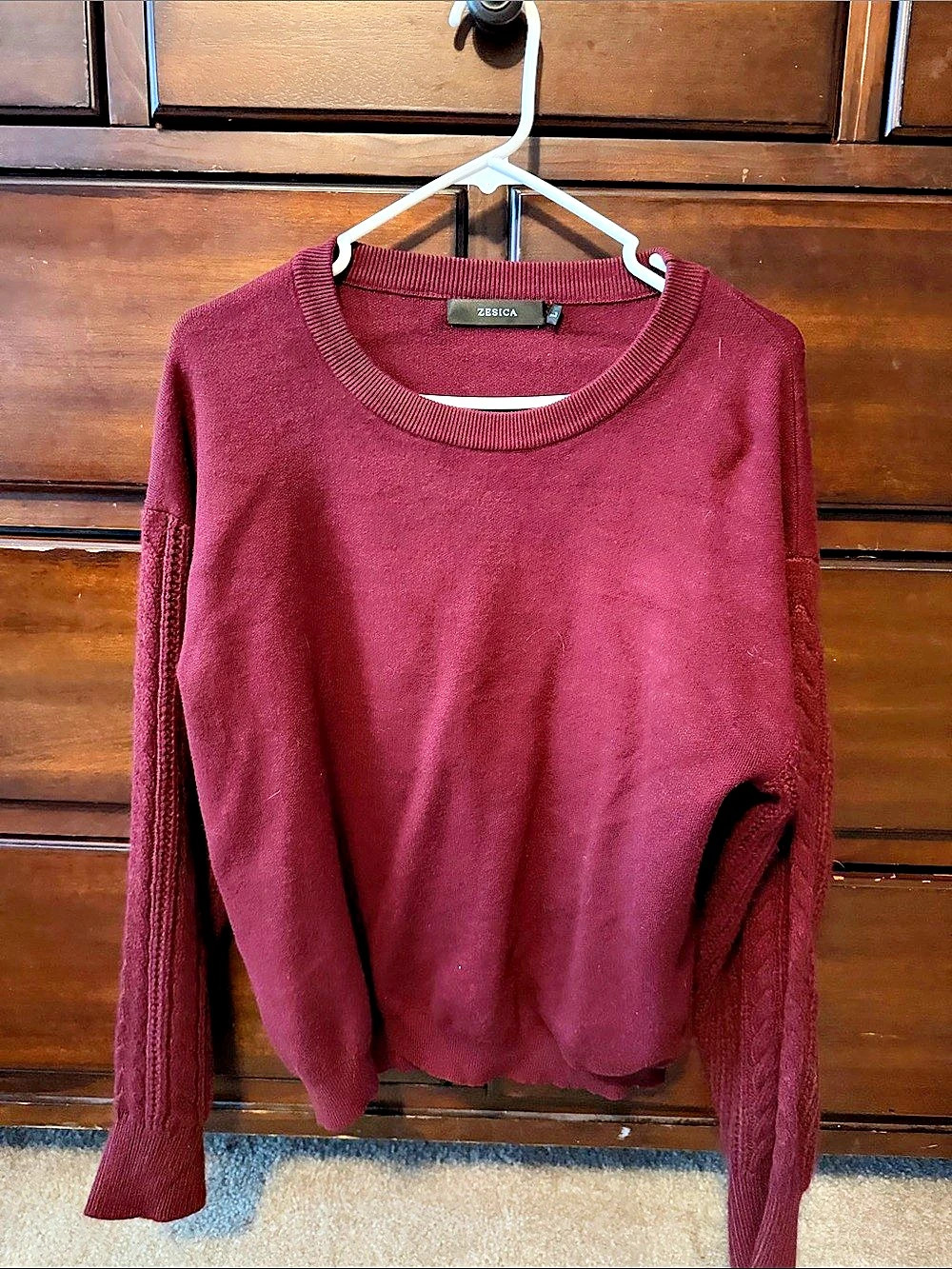 Zessica Crew Neck Textured Sleeve Sweater in Burgundy Like New
